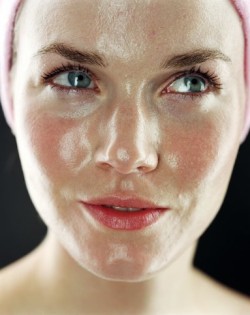4 Easy Ways to Fight Oily Skin